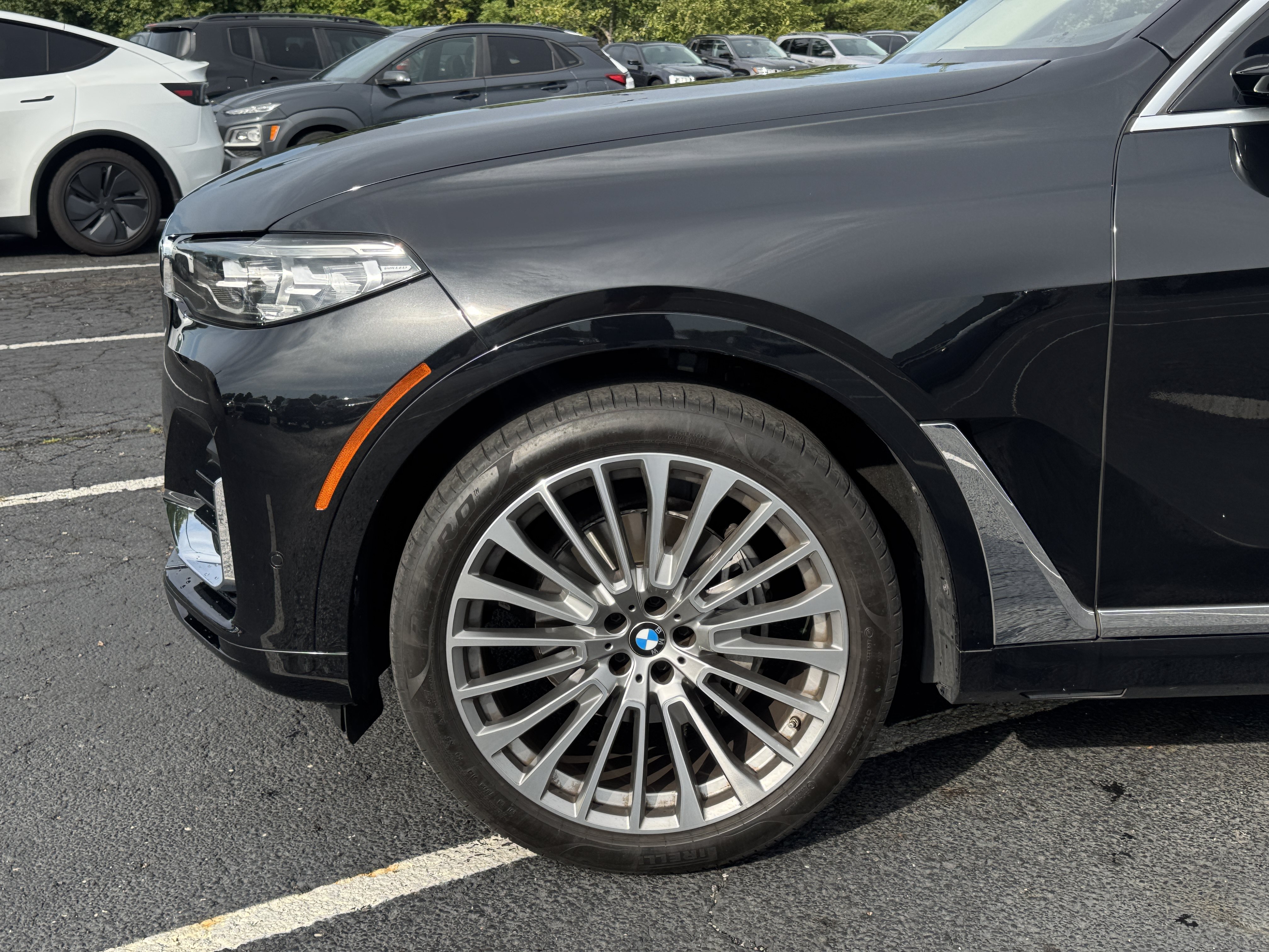 Used 2022 BMW X7 xDrive40i w/ Executive Package AWD/4WD image 38