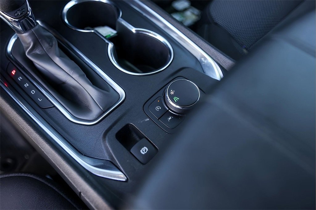 Used 2023 Chevrolet Traverse LT image 20