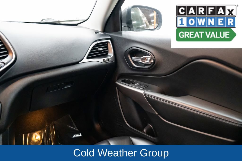 Used 2019 Jeep Cherokee Latitude Plus w/ Cold Weather Group AWD/4WD image 10