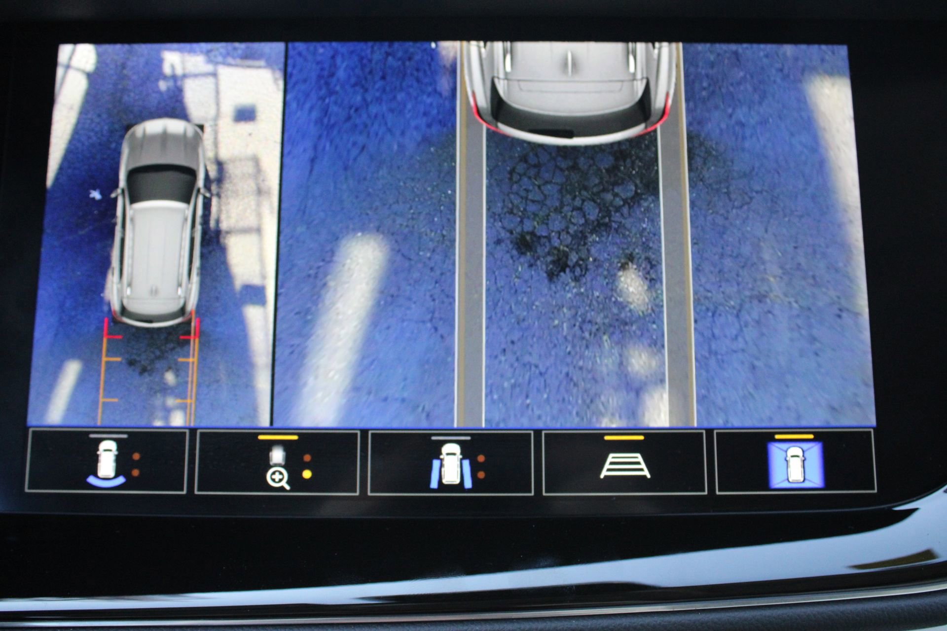 Used 2023 Buick Envision Avenir AWD/4WD image 43