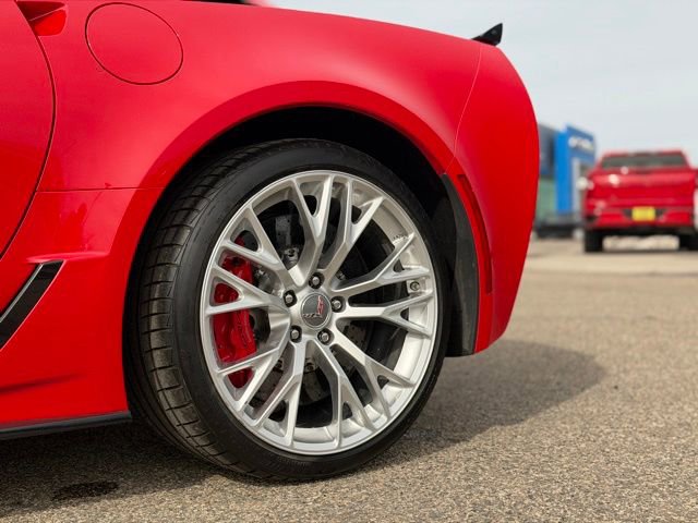 Used 2015 Chevrolet Corvette Z06 w/ 3LZ Preferred Equipment Group image 14