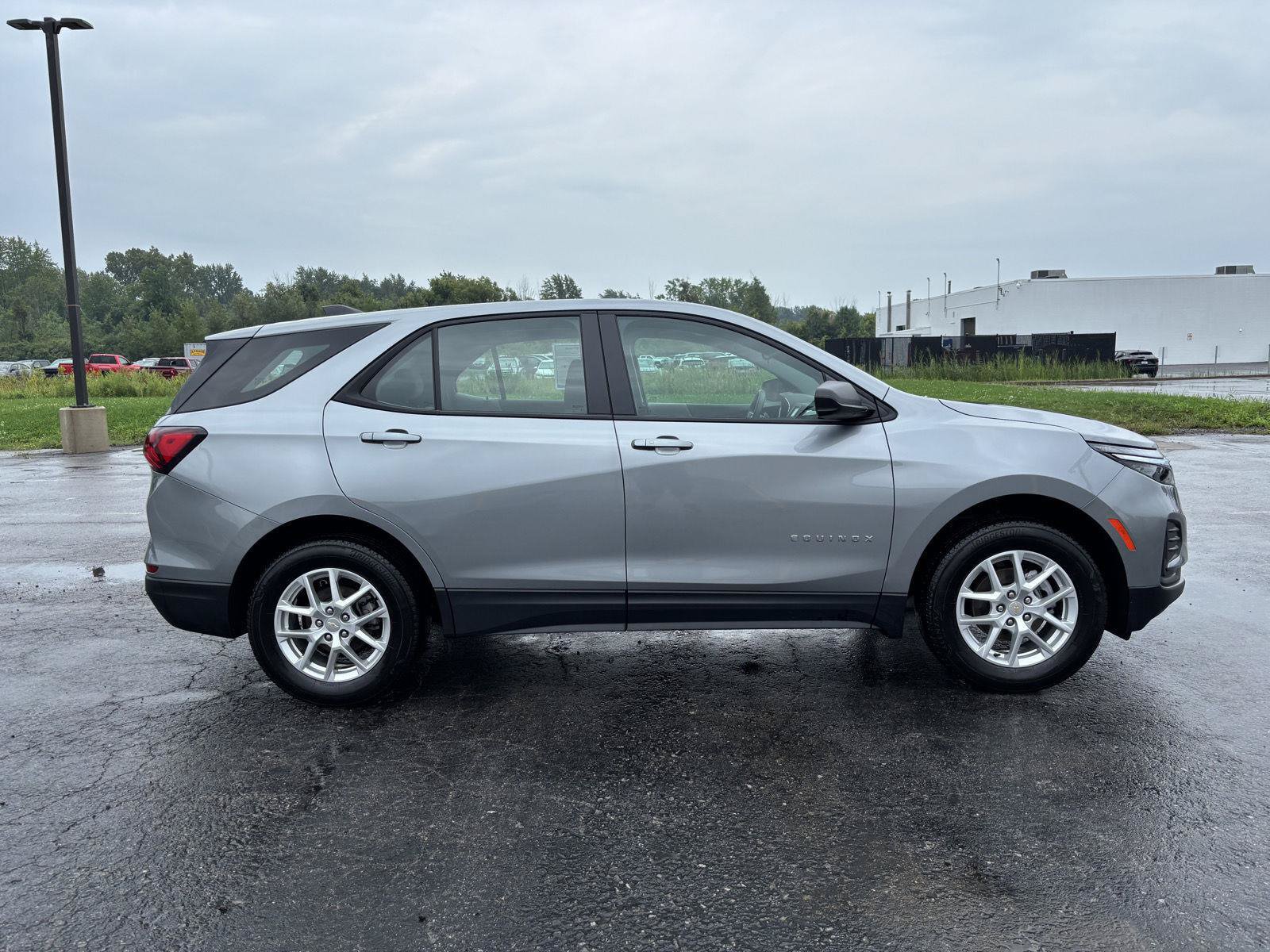 Used 2024 Chevrolet Equinox LS AWD/4WD image 8