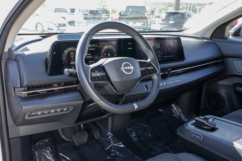 Used 2024 Nissan Ariya FWD image 17