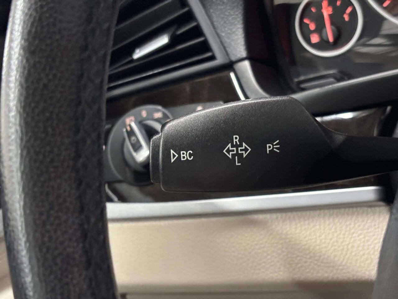 Used 2012 BMW 528i xDrive Sedan AWD/4WD image 35