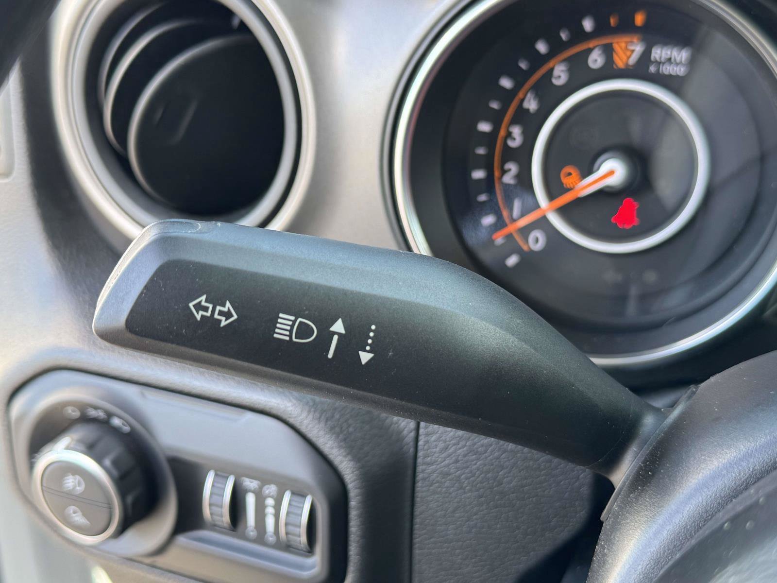 Used 2022 Jeep Gladiator Sport AWD/4WD image 13