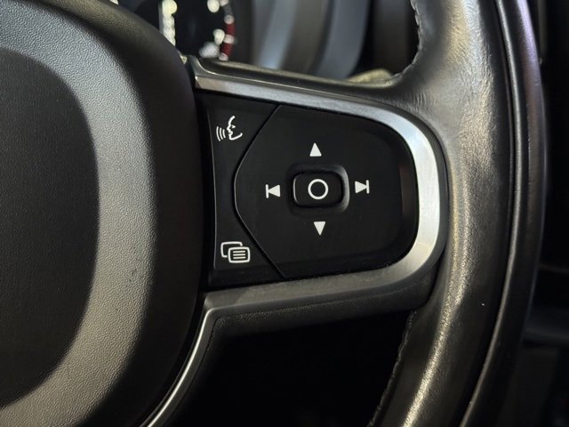 Used 2018 Volvo XC60 T5 Momentum w/ Convenience Package image 31