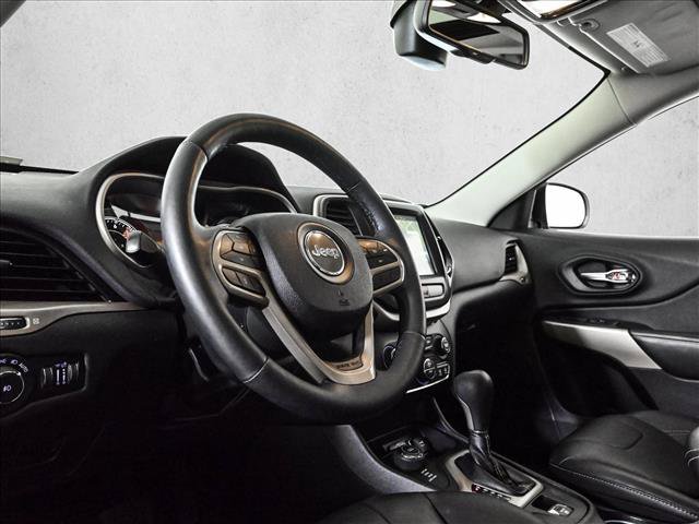Used 2017 Jeep Cherokee Limited AWD/4WD image 10