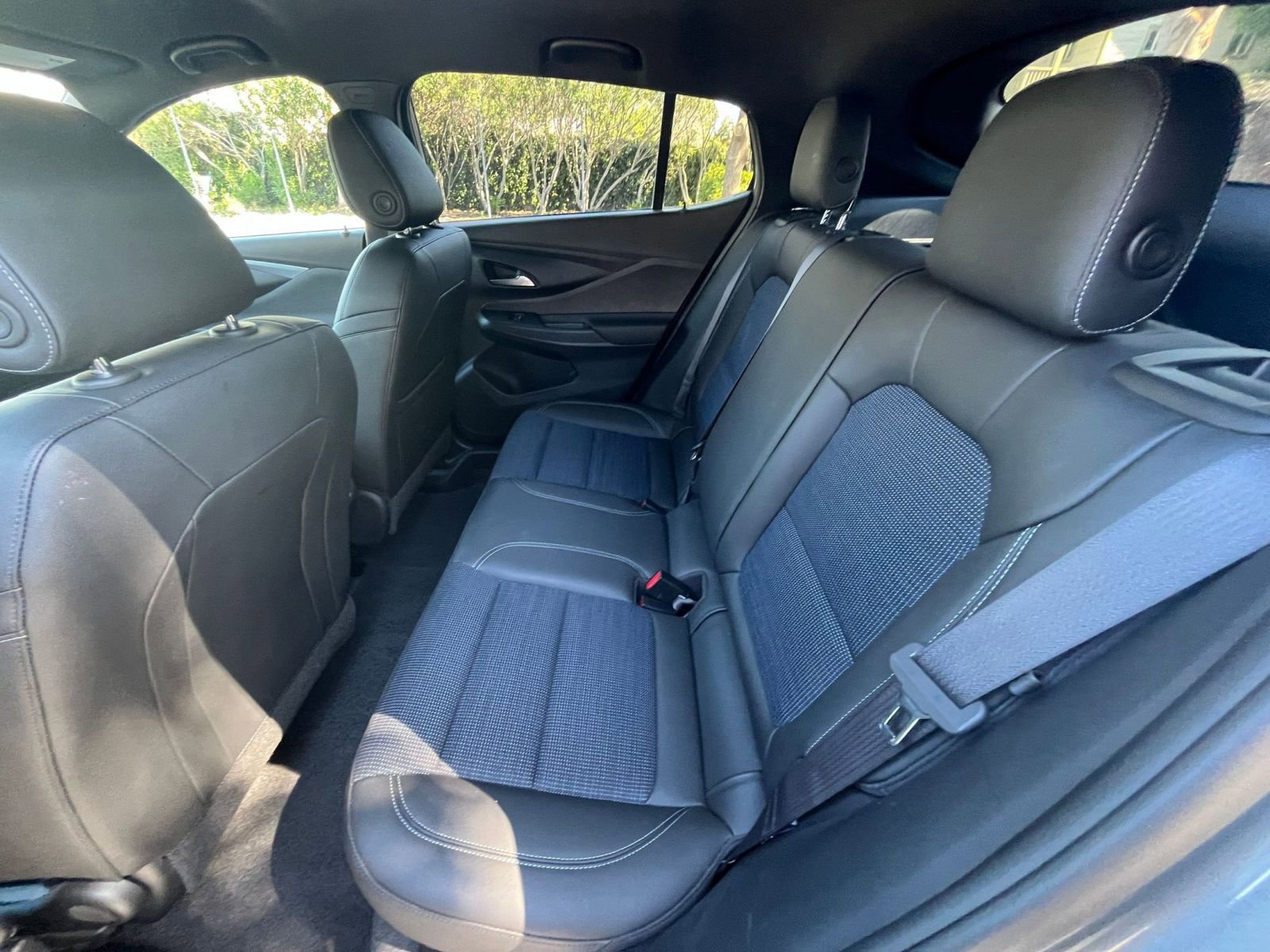 Used 2025 Buick Envista Preferred image 23