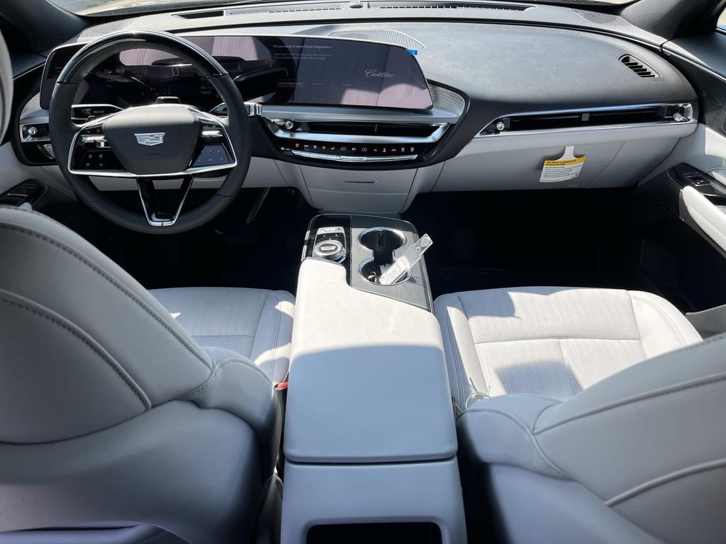 New 2026 Cadillac Lyriq Luxury AWD/4WD image 15