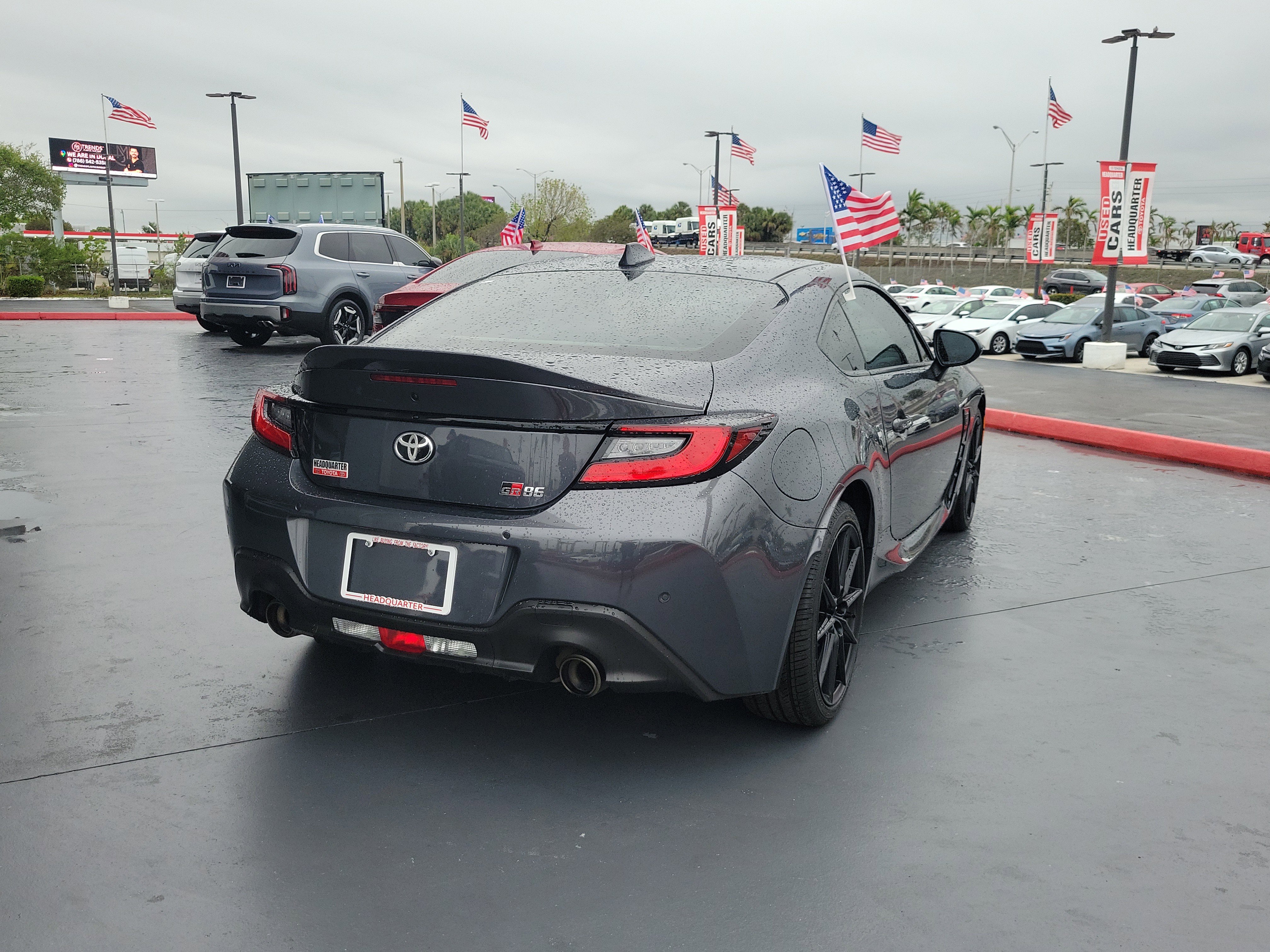 Used 2025 Toyota GR86 Premium w/ Performance Package image 10