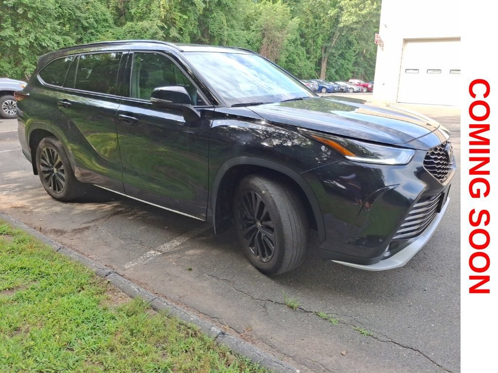Used 2024 Toyota Highlander XSE AWD/4WD image 4