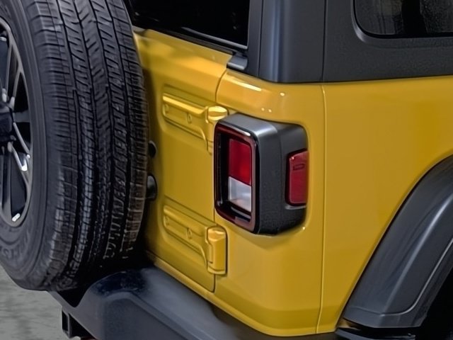Used 2021 Jeep Wrangler Unlimited Sport AWD/4WD image 13