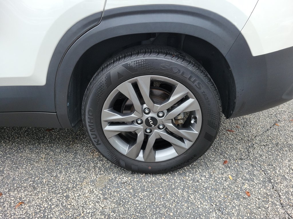 Certified 2023 Kia Seltos LX AWD/4WD image 10