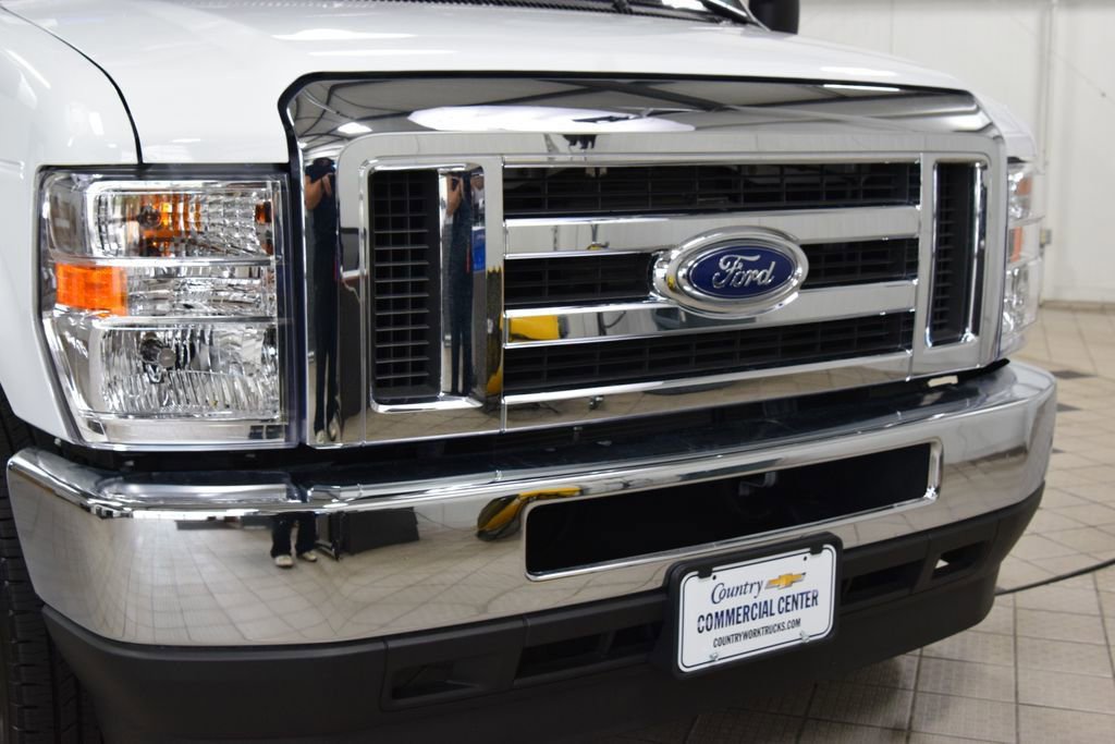 Used 2025 Ford E-350 and Econoline 350 Super Duty w/ Power Equipment Group RWD image 7
