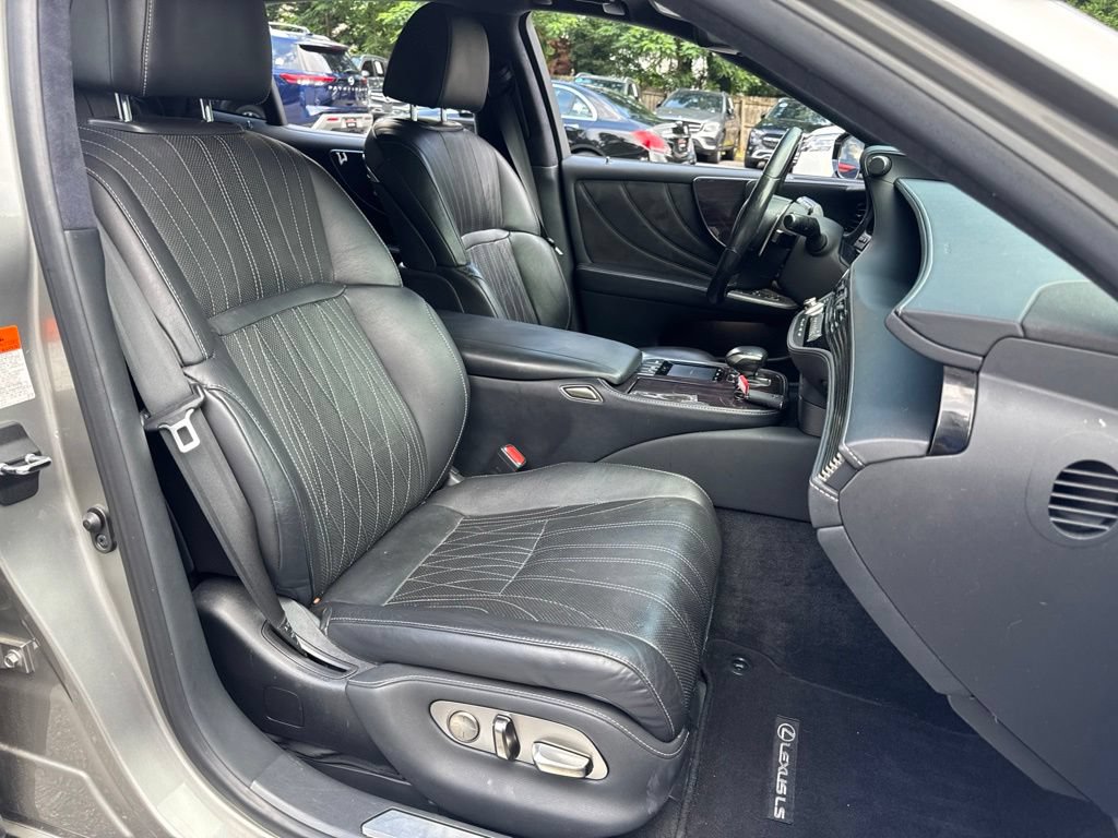 Used 2020 Lexus LS 500 w/ Interior Upgrade Package RWD image 8