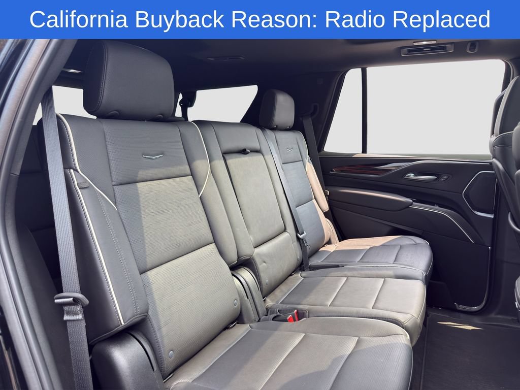 Used 2024 Cadillac Escalade Premium Luxury AWD/4WD image 18