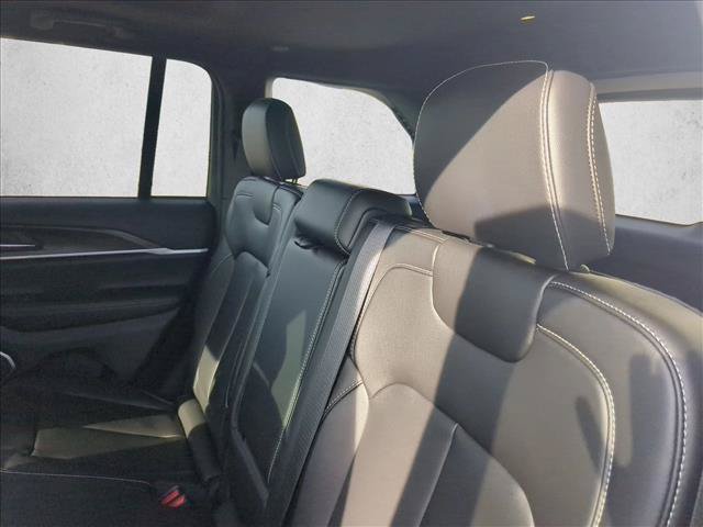 New 2026 Jeep Grand Cherokee Limited w/ Limited Altitude Package RWD image 16