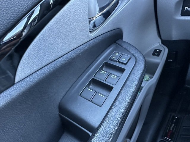 Used 2017 Honda Pilot Touring image 38