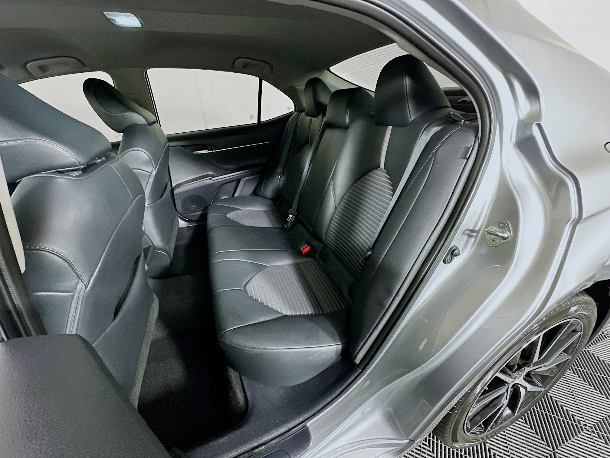 Used 2024 Toyota Camry SE FWD image 24