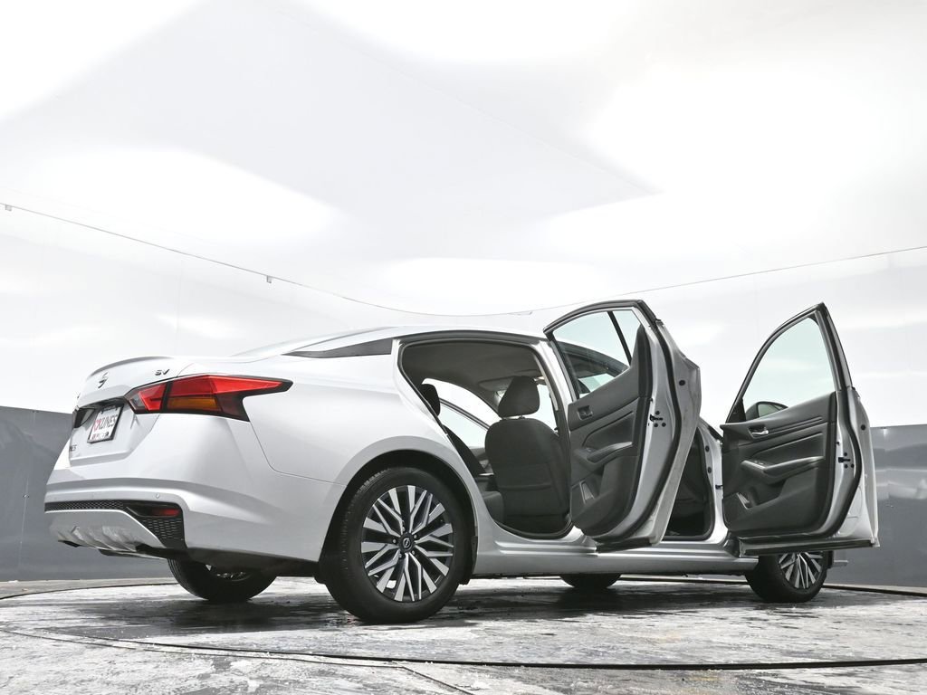Used 2024 Nissan Altima 2.5 SV FWD image 71