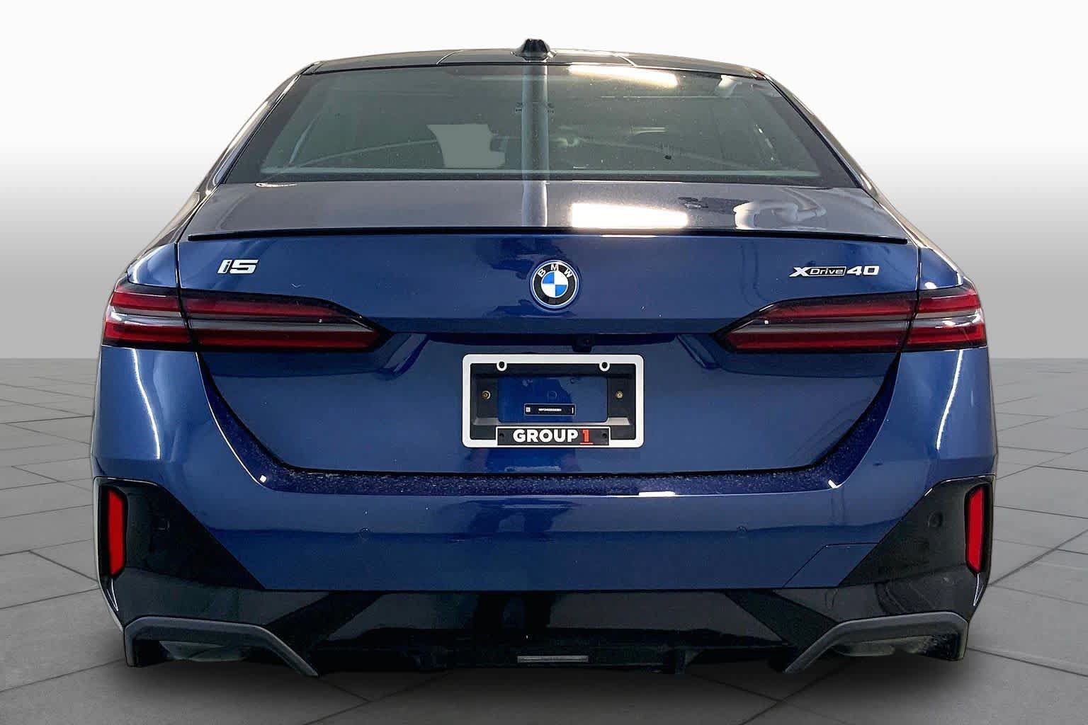 Used 2025 BMW i5 xDrive40 w/ Executive Package AWD/4WD image 4