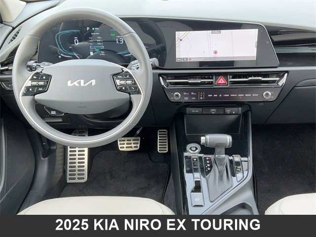 Used 2025 Kia Niro EX Touring image 11