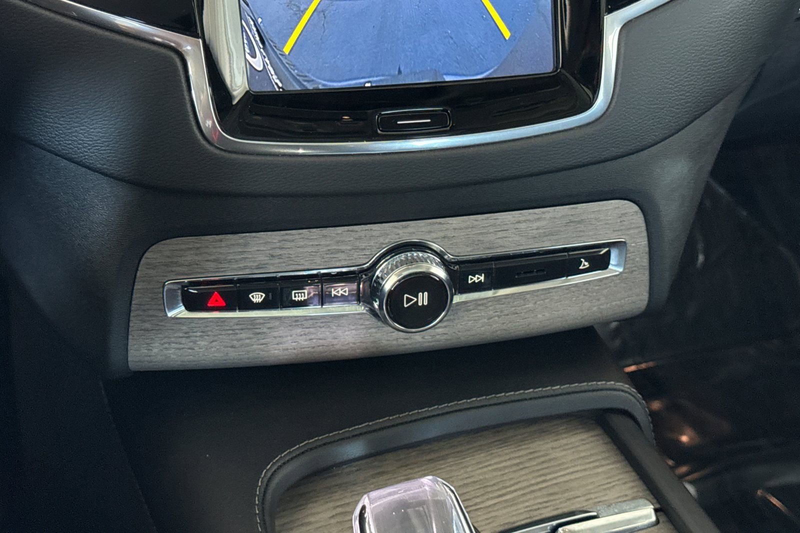 Used 2023 Volvo XC90 T8 Ultimate w/ Protection Package Premier image 24