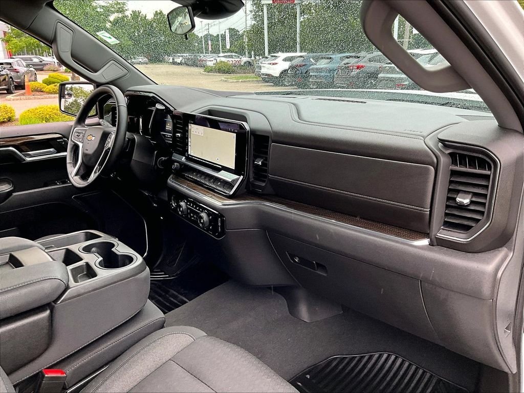 Used 2023 Chevrolet Silverado 1500 LT AWD/4WD image 14