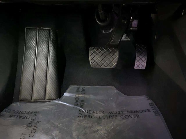 Used 2024 Audi Q4 e-tron Prestige image 36