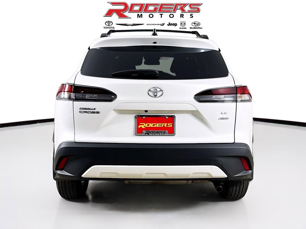 Used 2026 Toyota Corolla Cross LE AWD/4WD image 12