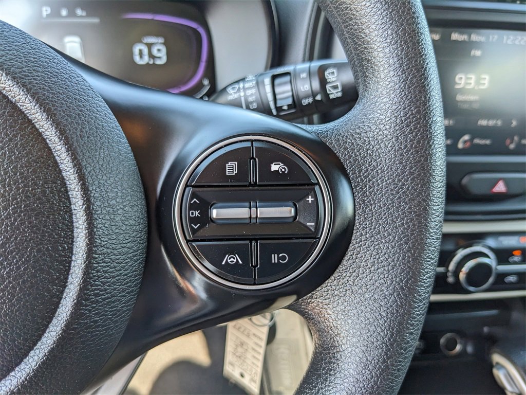 Certified 2025 Kia Soul LX image 30