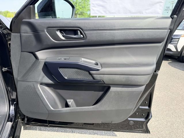New 2026 Nissan Pathfinder SV w/ Cargo Package AWD/4WD image 8