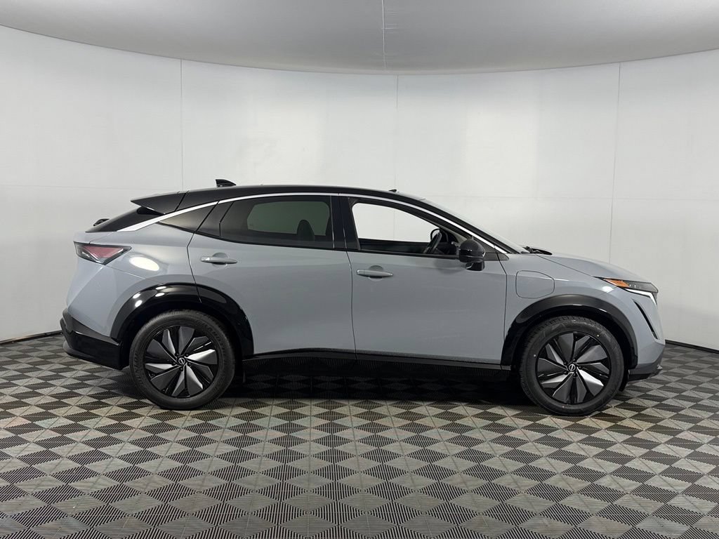 Used 2025 Nissan Ariya FWD image 6