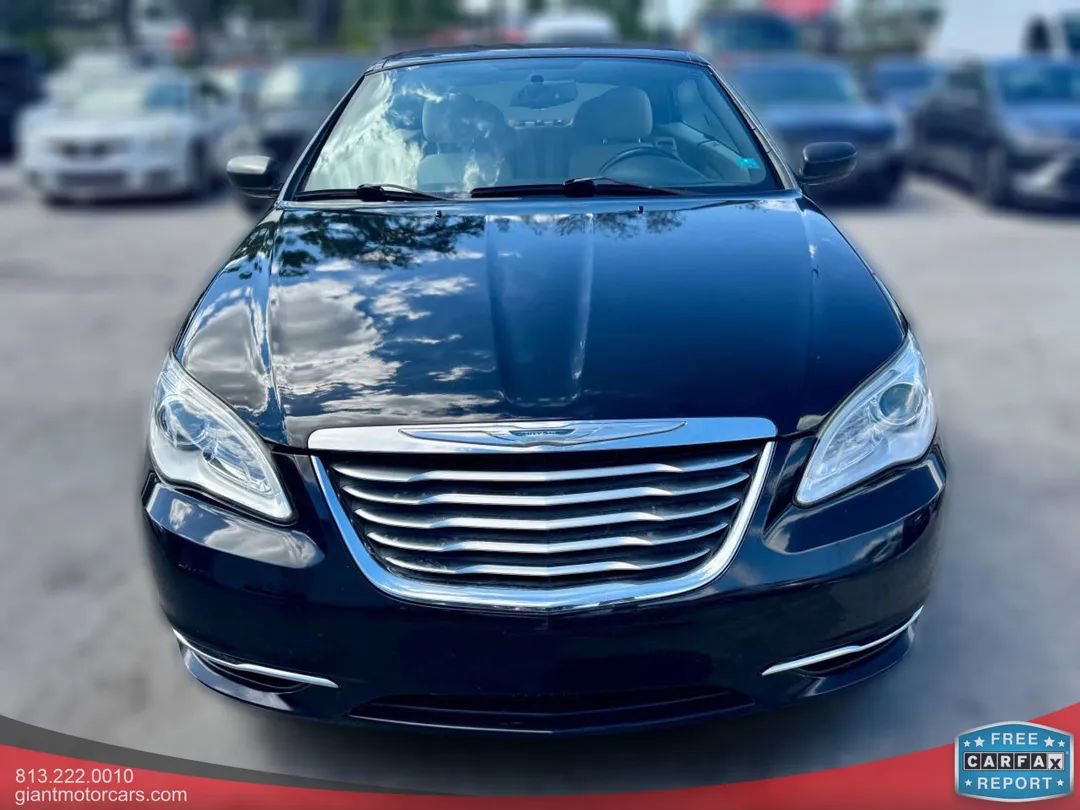 Used 2012 Chrysler 200 Touring image 2