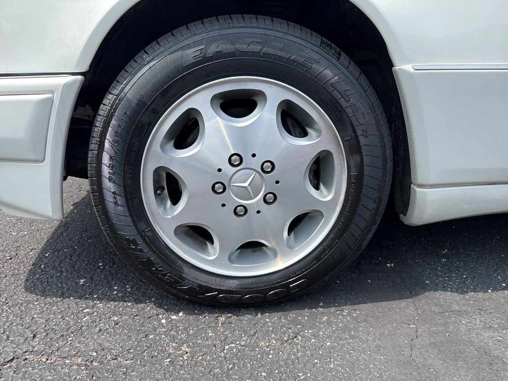 Used 1995 Mercedes-Benz E 320 Convertible image 18