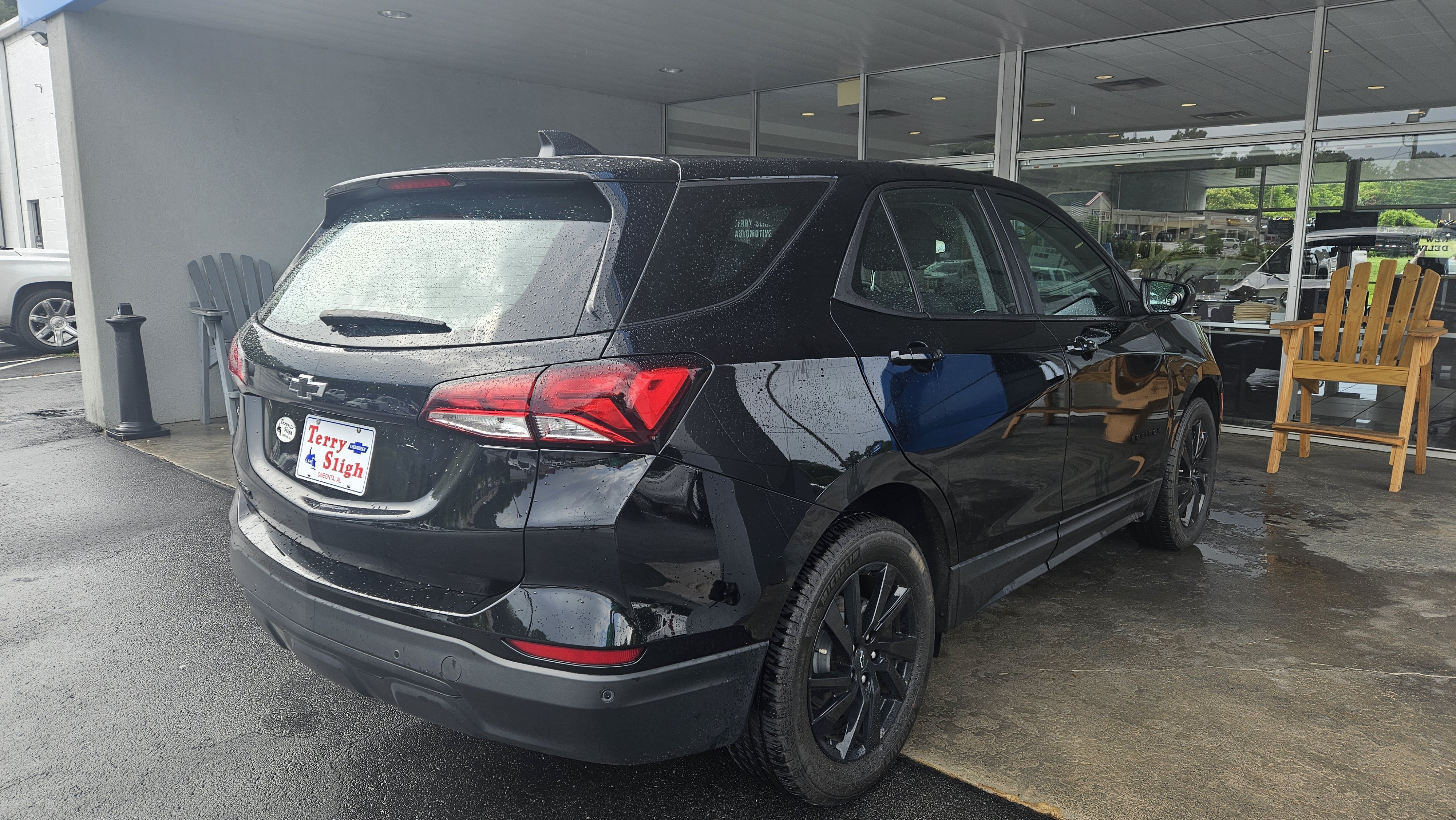 Used 2024 Chevrolet Equinox LS w/ Midnight Edition FWD image 6