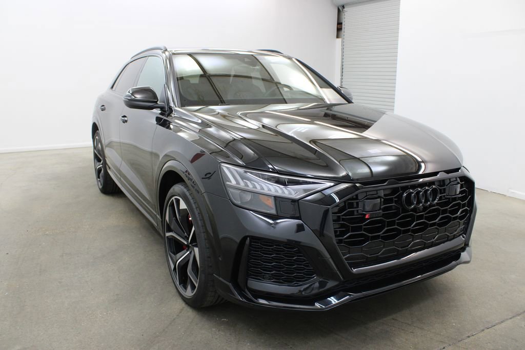 Used 2023 Audi RS Q8 w/ Black Optic Package image 6