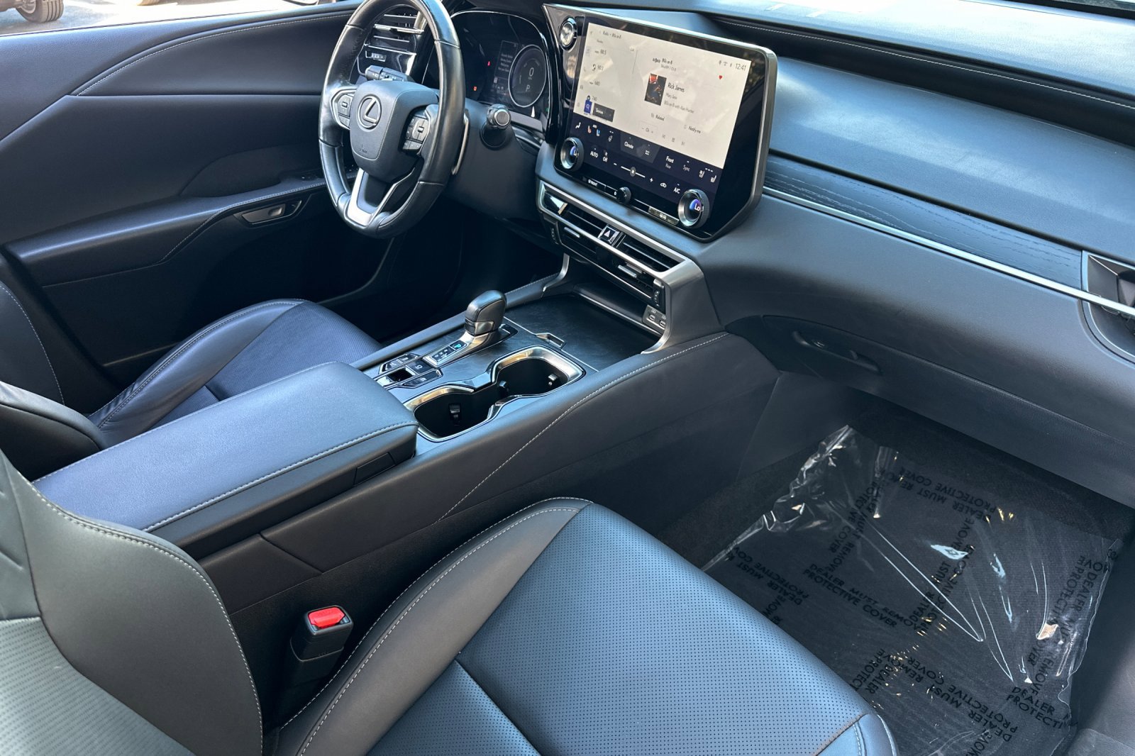 Used 2023 Lexus RX 350h image 31