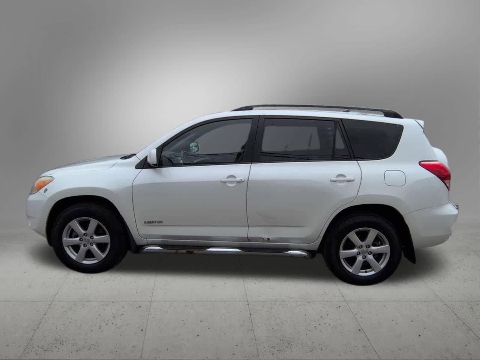 Used 2007 Toyota RAV4 Limited FWD image 3