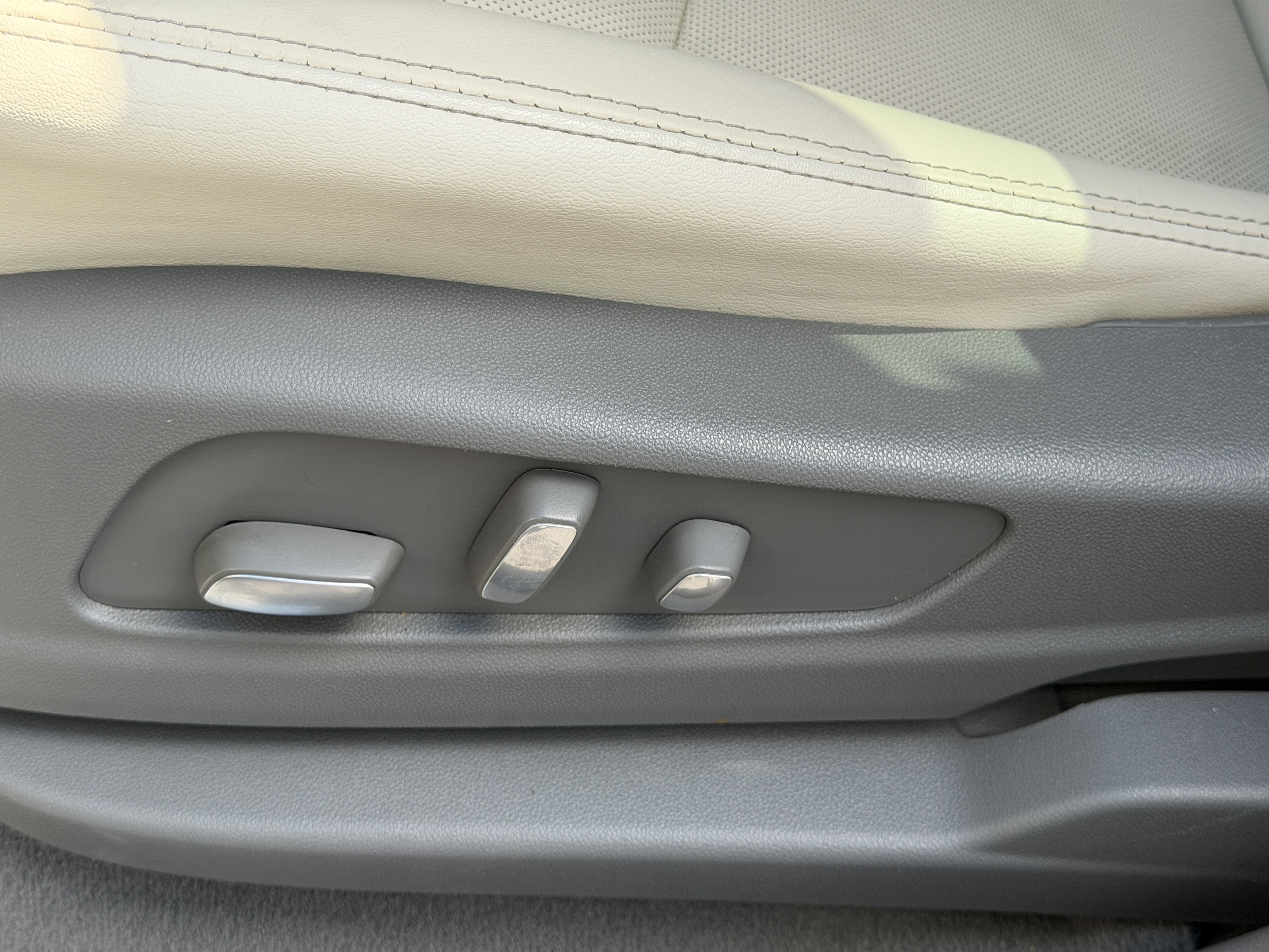 Certified 2022 Cadillac XT5 Premium Luxury FWD image 20