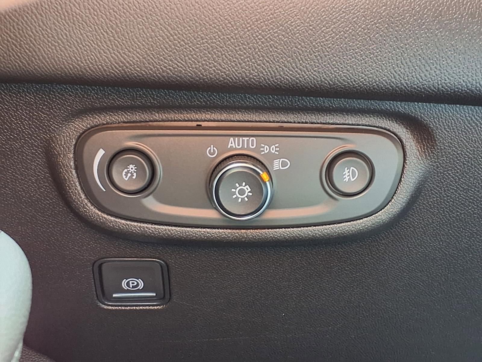Used 2022 GMC Terrain SLT w/ Elevation Edition image 23