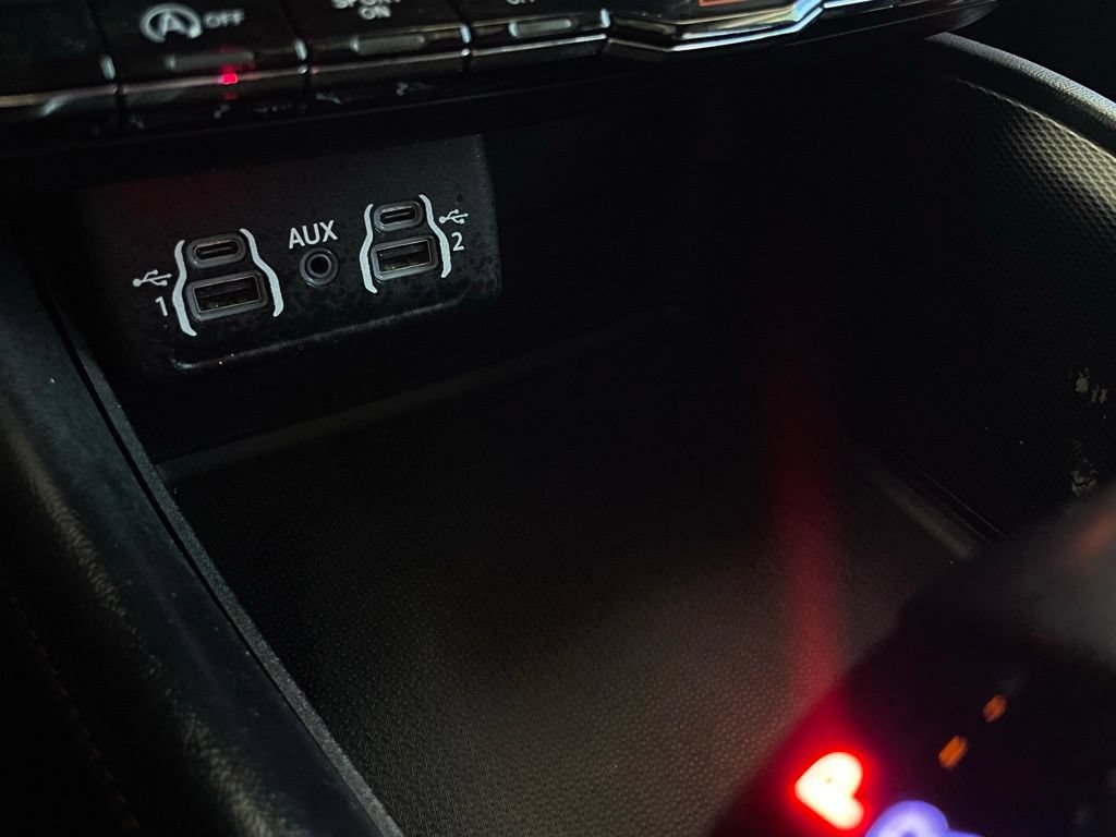 Used 2023 Dodge Durango GT RWD image 40