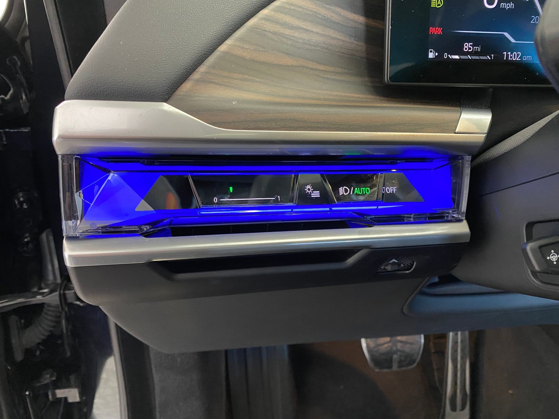 Used 2025 BMW 760i xDrive w/ Executive Package image 18