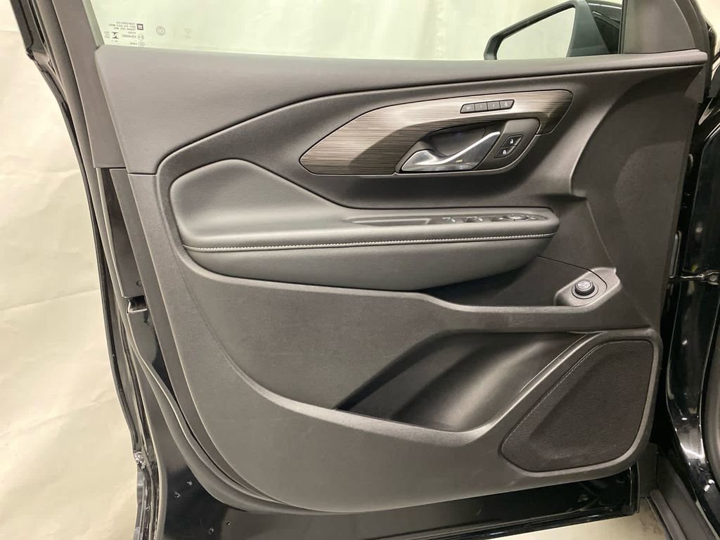 Used 2024 GMC Terrain SLT image 10