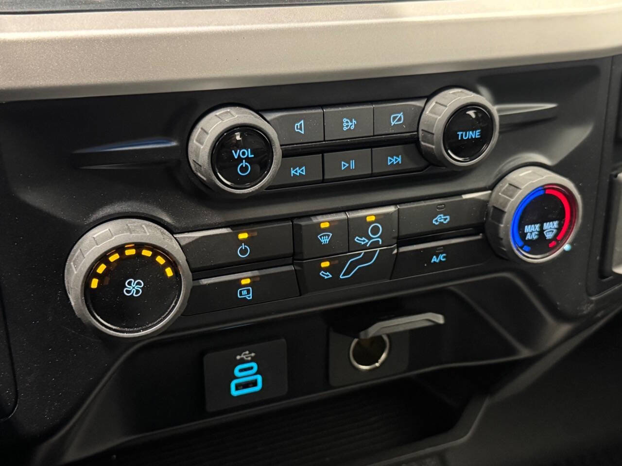 Used 2023 Ford F350 XL w/ Snow Plow Prep Package image 29