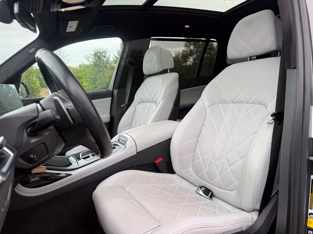 Used 2024 BMW X7 xDrive40i w/ M Sport Package AWD/4WD image 11