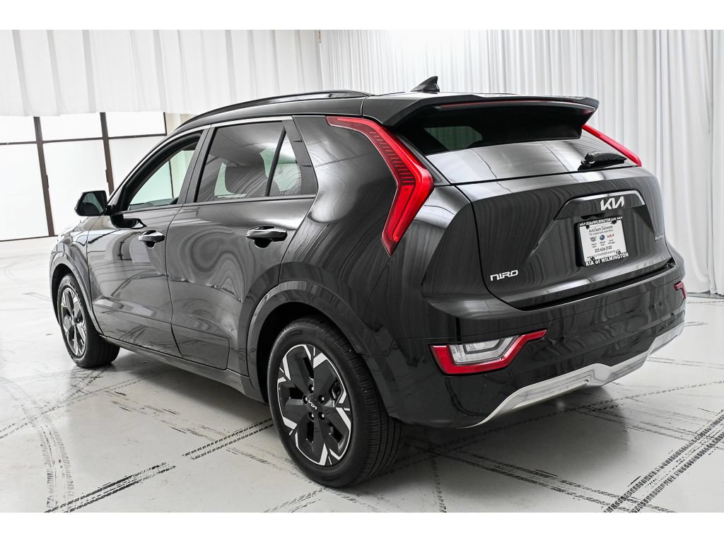 Certified 2025 Kia Niro Wave w/ Wave Preserve Package FWD image 5