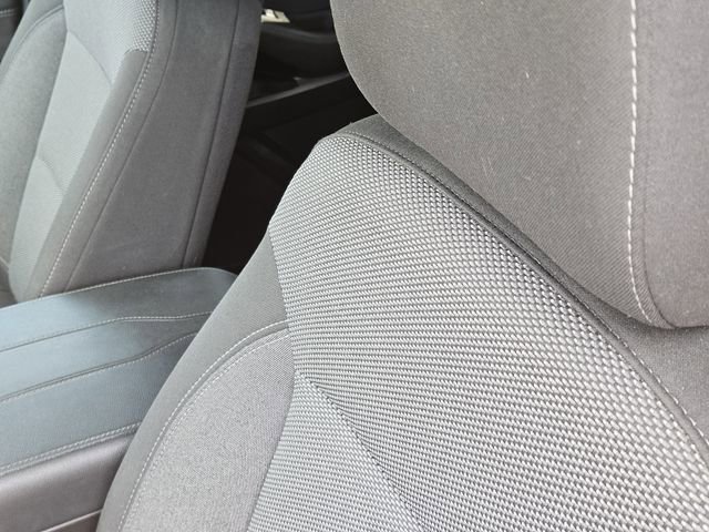 Used 2023 Chevrolet Traverse LT image 25