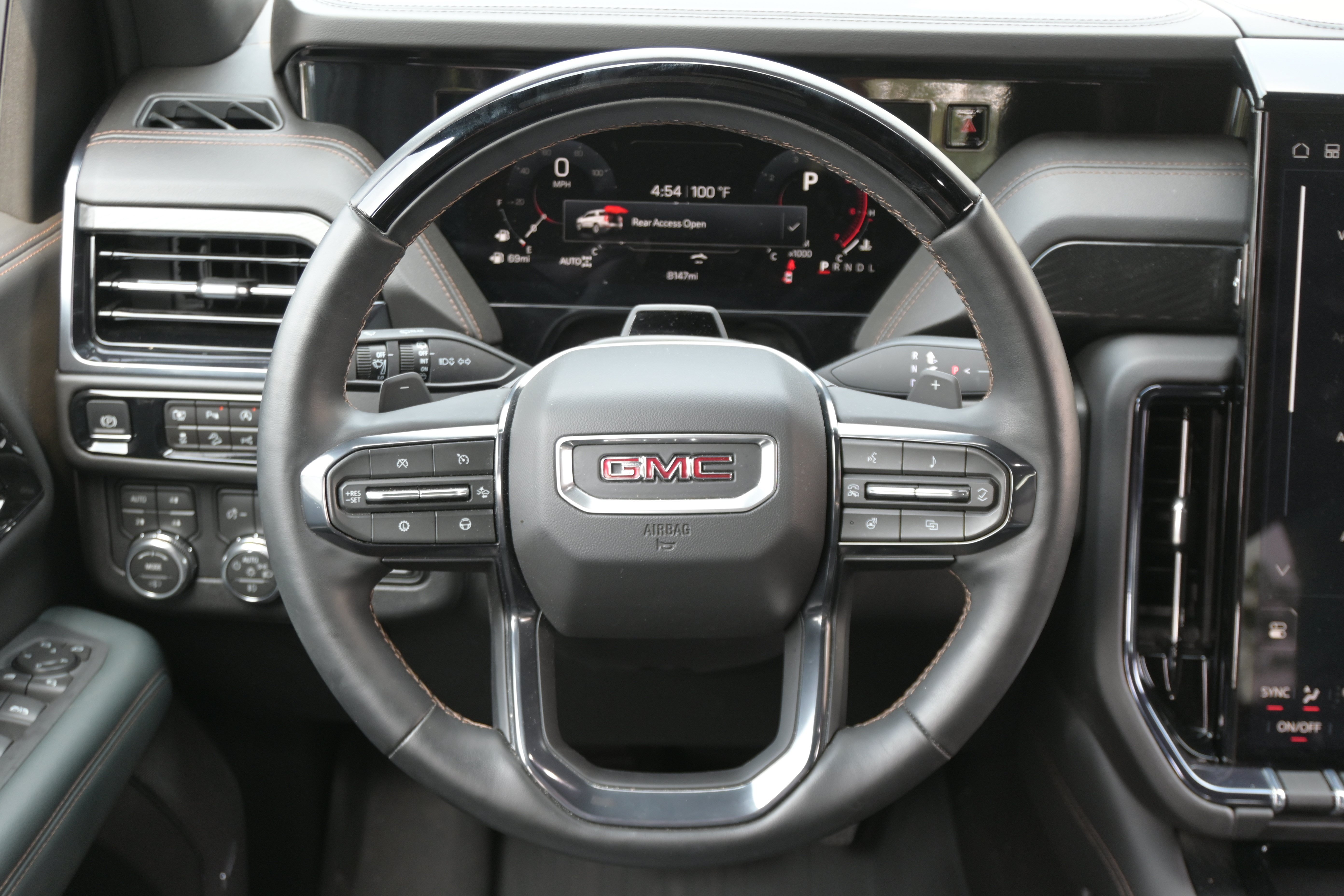 Used 2026 GMC Yukon AT4 w/ AT4 Premium Plus Package AWD/4WD image 17