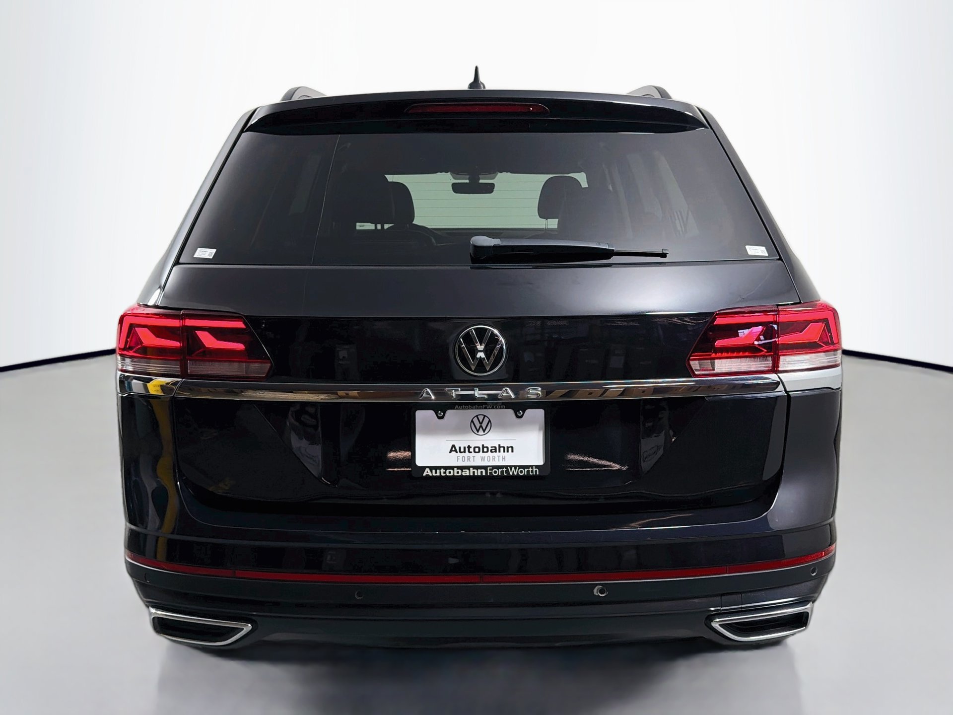 Used 2023 Volkswagen Atlas SE w/ Black Wheel Package FWD image 6